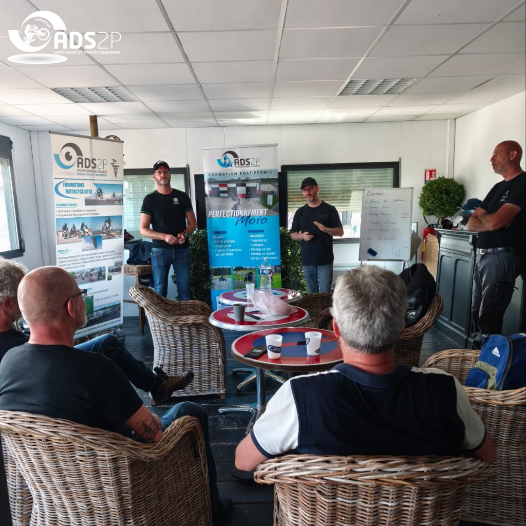 Perfectionnement moto 3.jpg